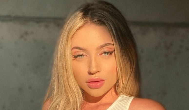Ava Louise Net Worth